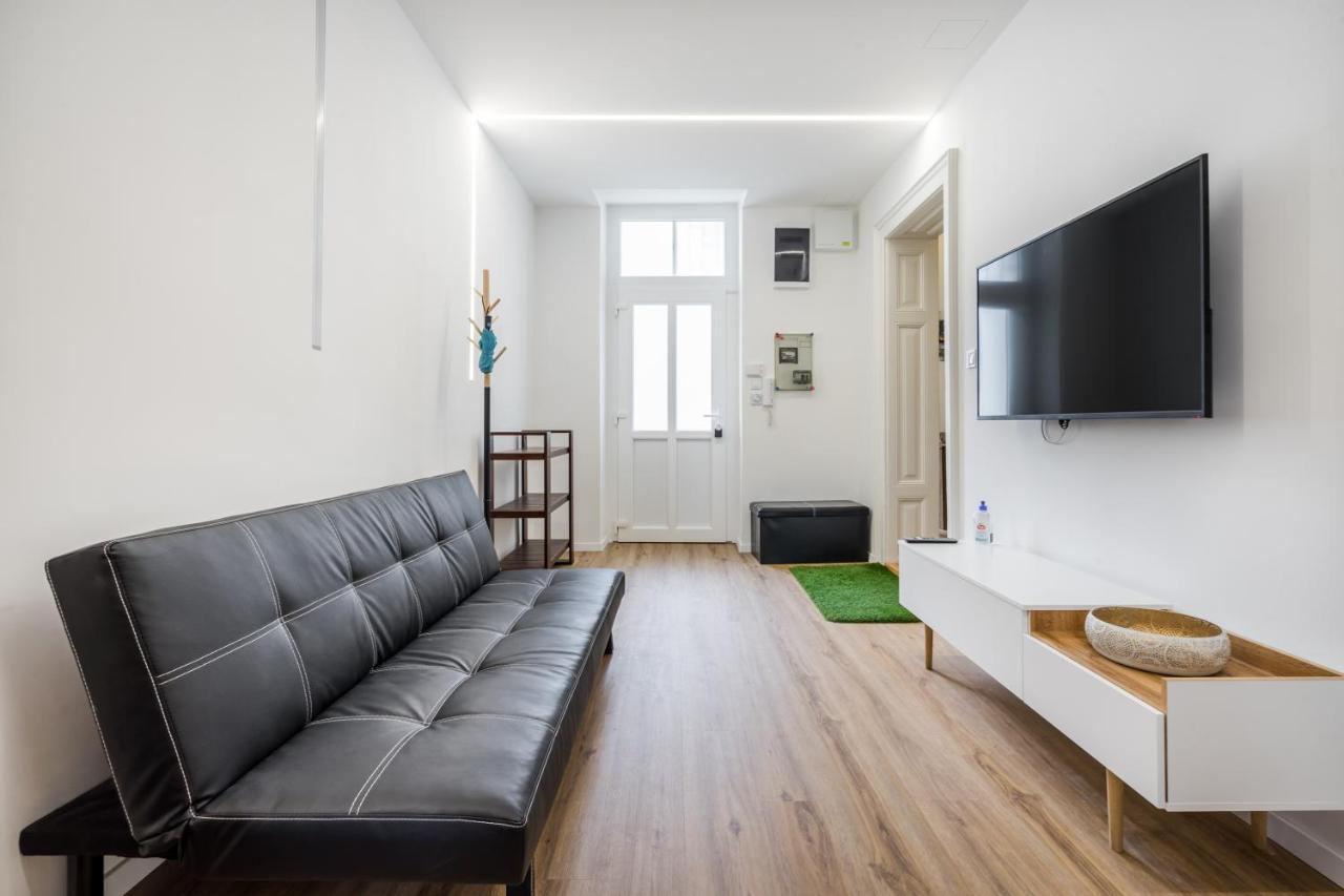 Bpr Stylish Vagabond Apartment With Ac Budapest Kültér fotó