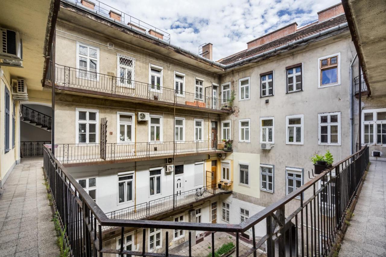 Bpr Stylish Vagabond Apartment With Ac Budapest Kültér fotó
